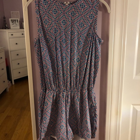 Patterned romper. - Picture 1 of 2